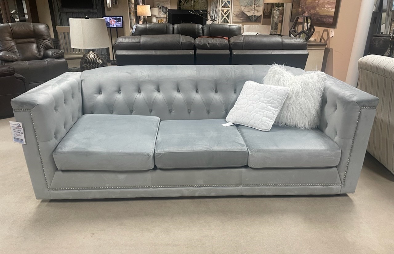 Clearance Sofa 678972879 Art Sample Furniture Saginaw, MI